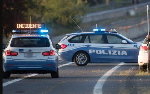 Tamponamento in A7, due feriti e tre chilometri di coda